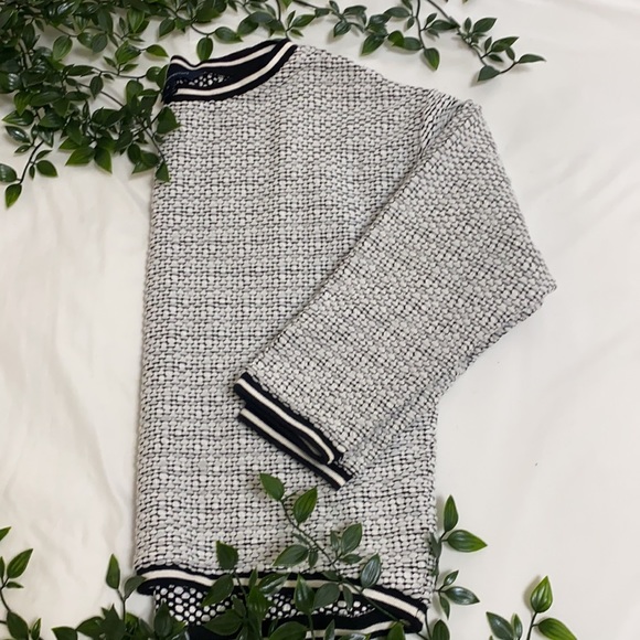 French Connection black and white sweater - Picture 2 of 4